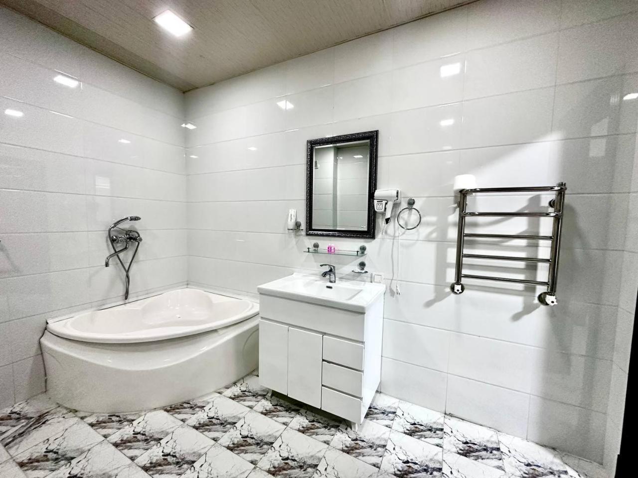 Izza Palace Hotel 150Mbs Wifi 타슈켄트 외부 사진